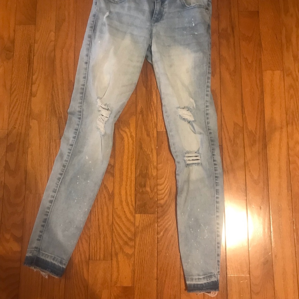 Ripped ankle jeans